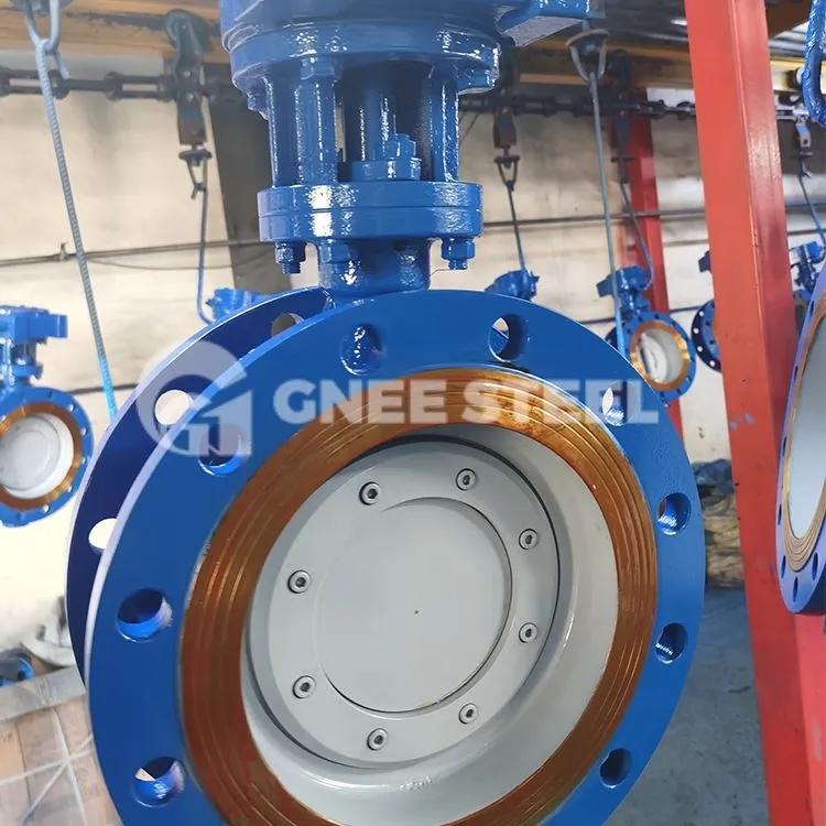 Comhla Féileacán Éiccentric Triple Cruach Carbóin